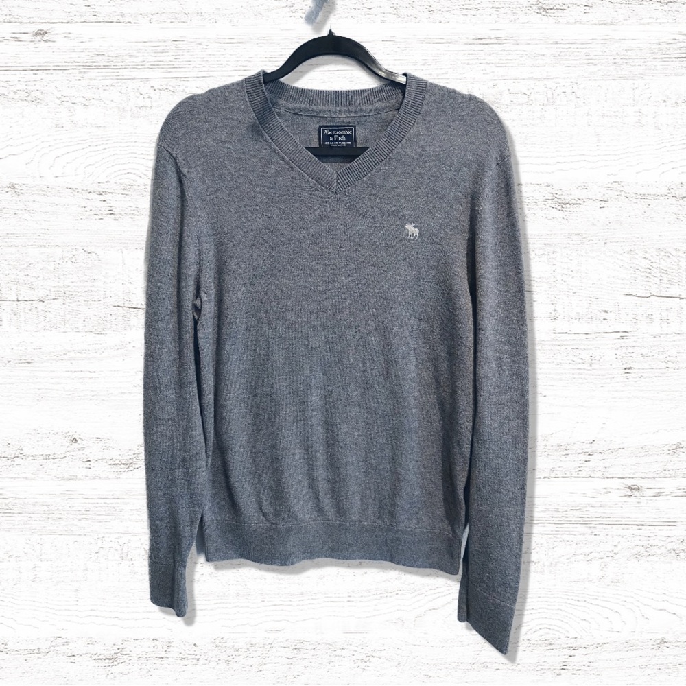Abercrombie & Fitch Long Sleeve Gray V Neck Sweater Men’s Size Medium